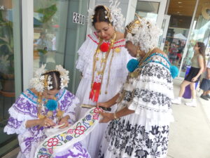 Panamanian lace work demonstrated by members of the DC-based group GRUFOLPAWA